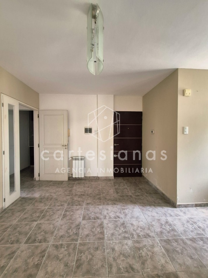 VILLA CARLOS PAZ. CENTRO. DEPTO 2 DORM/2 BAÑOS/COCH. AMENITIES. ESCRITURA/PLANOS.