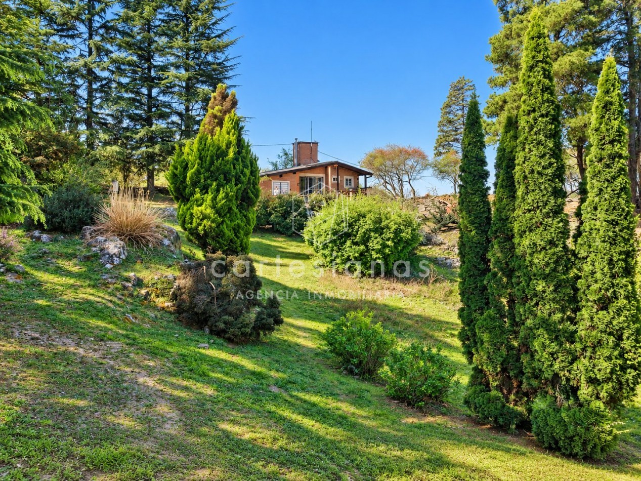 VILLA BERNA. EN VENTA PROPIEDAD DE 2,5 HECTAREAS CON 2 CABAÑAS.