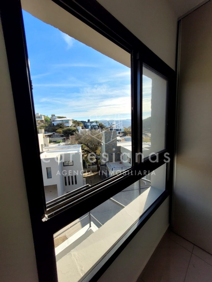 COUNTRY LA CUESTA DUPLEX DE 3 DORM CON HERMOSAS VISTAS!!