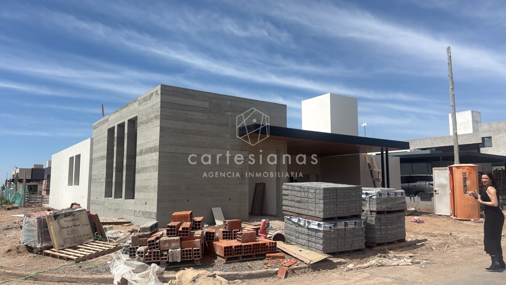 CASA EN PLANTA BAJA DE 3 DORMITORIOS. NOBU/DOCTA.