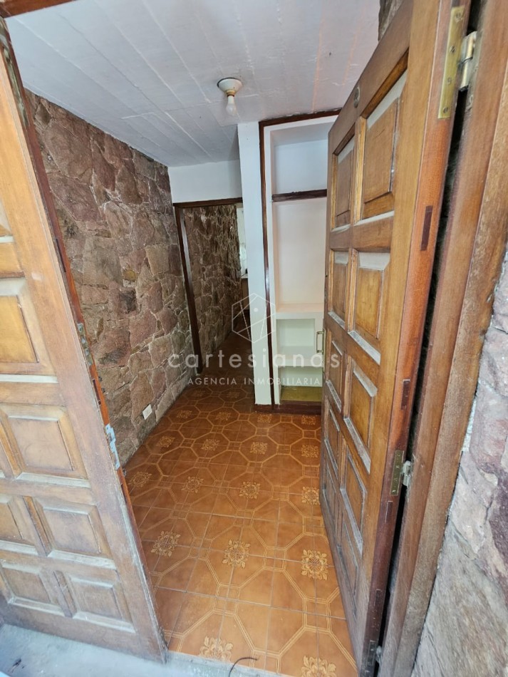 OPORTUNIDAD! PARQUE VELEZ SARSFIELD CASA DE 3 DORM C/PILETA