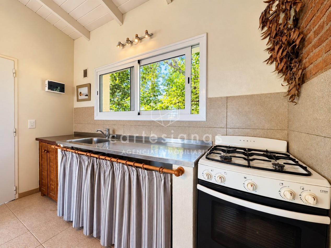 VILLA BERNA. EN VENTA PROPIEDAD DE 2,5 HECTAREAS CON 2 CABAÑAS.