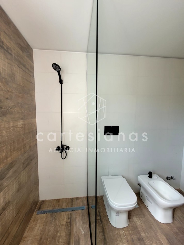 ALQUILER CASA EN HOUSING MAREMMA B° LA CAROLINA - CATEGORIA