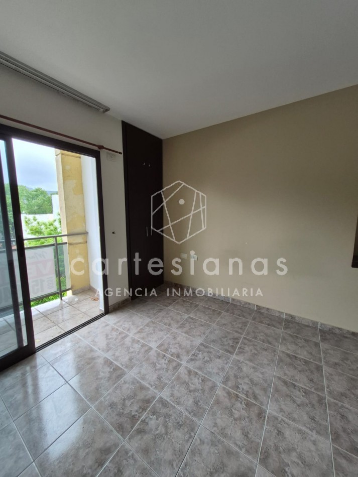 VILLA CARLOS PAZ. CENTRO. DEPTO 2 DORM/2 BAÑOS/COCH. AMENITIES. ESCRITURA/PLANOS.