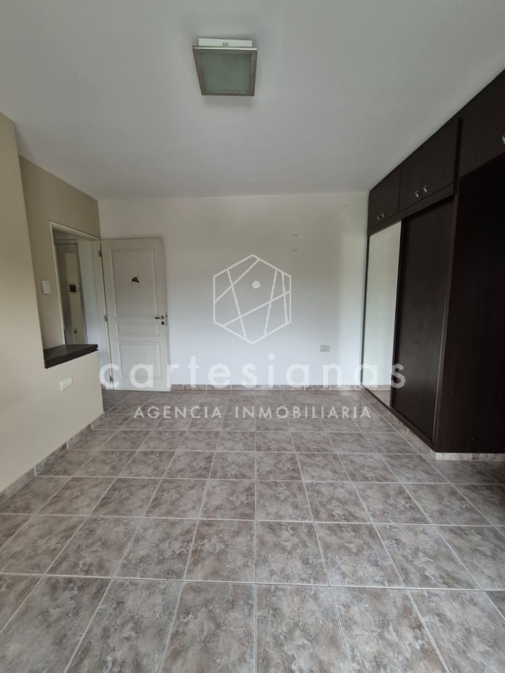 VILLA CARLOS PAZ. CENTRO. DEPTO 2 DORM/2 BAÑOS/COCH. AMENITIES. ESCRITURA/PLANOS.