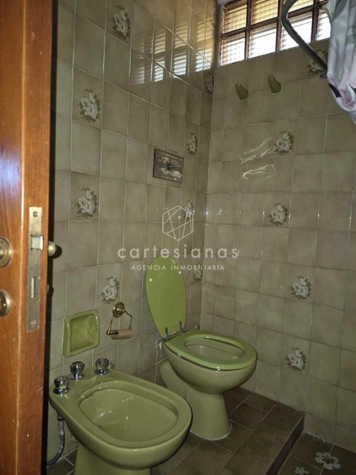CASA DE 3 DORM+PLAYROOM+OFICINA C/INGRESO INDEP+QUINCHO + DEPENDENCIA - APTO OFICINA/CONSULTORIOS