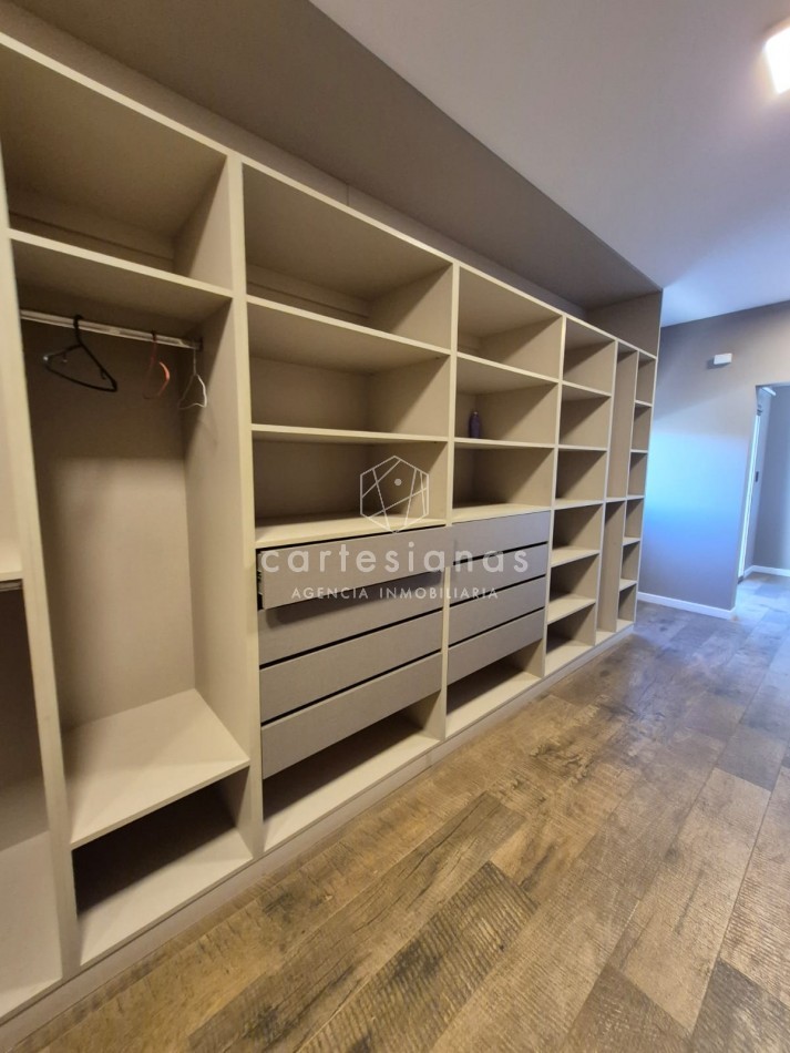 CINCO LOMAS. ALQUILER AMOBLADO ANUAL. CASA DE 3 DORM/ESCRIT/GYM/PILETA
