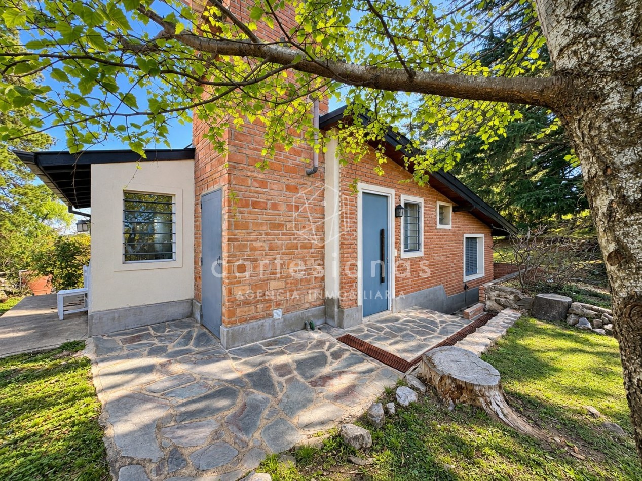VILLA BERNA. EN VENTA PROPIEDAD DE 2,5 HECTAREAS CON 2 CABAÑAS.