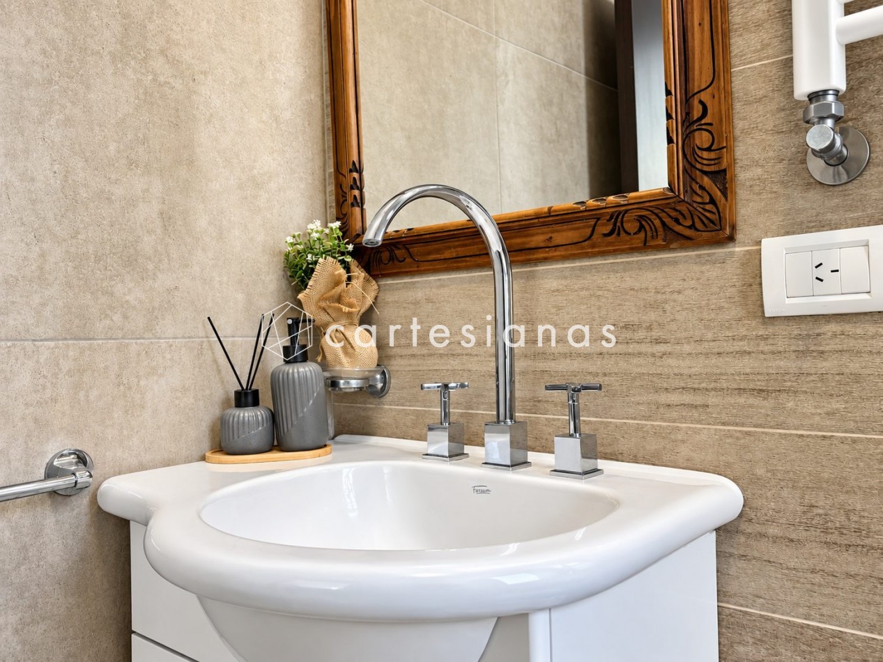 CASA EN PLANTA BAJA. RIBERAS DE MANANTIALES. 3 DORM + ESCR. PILETA CLIMATIZADA. PLANOS Y ESCRITURA