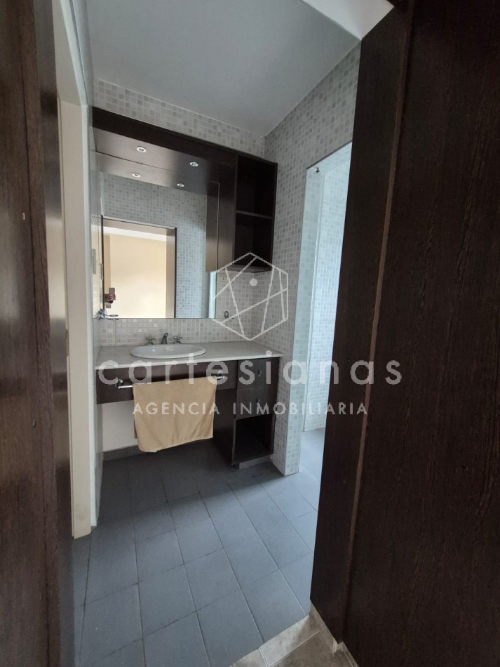VILLA CARLOS PAZ. CENTRO. DEPTO 2 DORM/2 BAÑOS/COCH. AMENITIES. ESCRITURA/PLANOS.