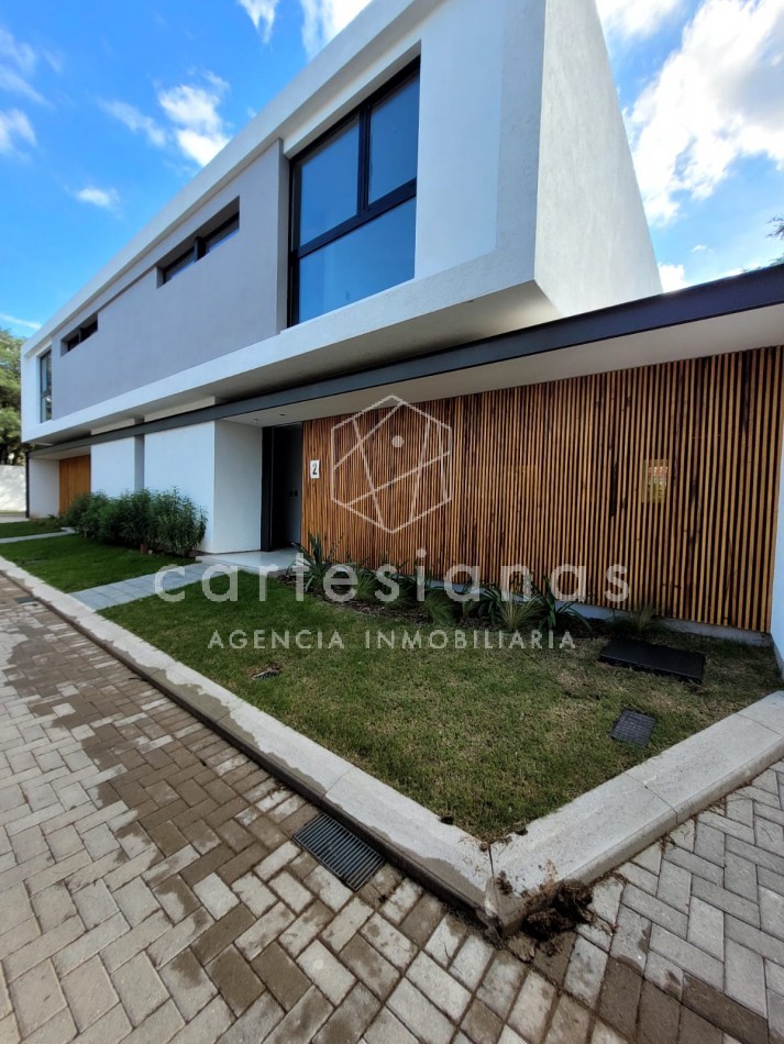 ALQUILER CASA EN HOUSING MAREMMA B° LA CAROLINA - CATEGORIA