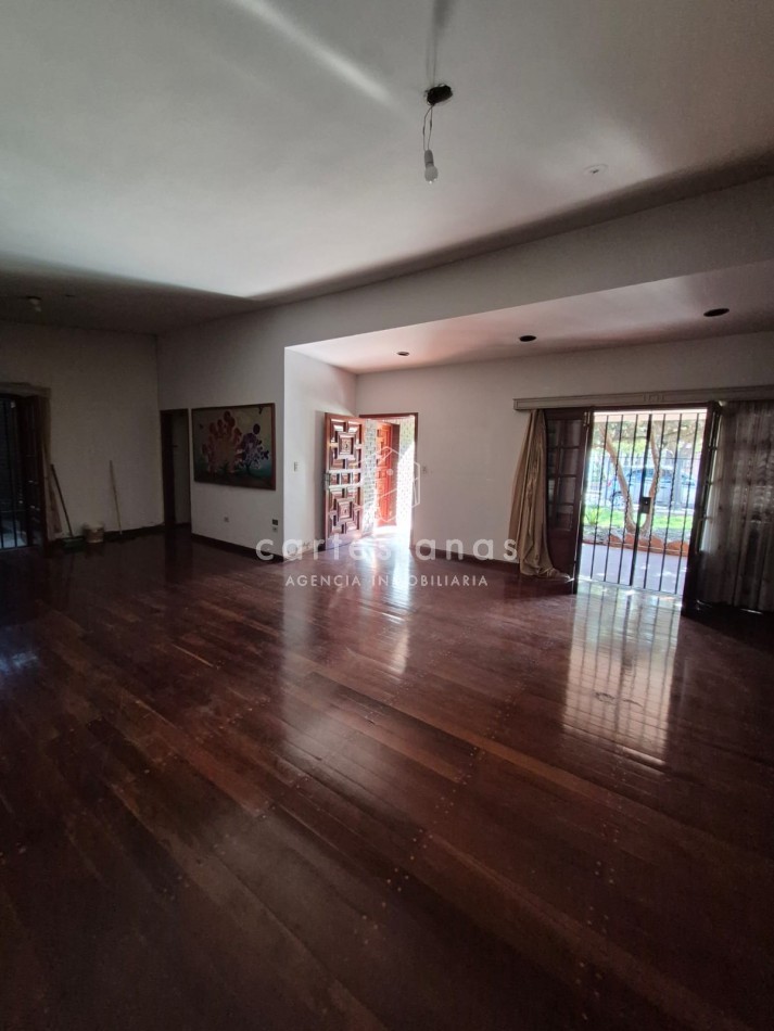 CASA DE 3 DORM+PLAYROOM+OFICINA C/INGRESO INDEP+QUINCHO + DEPENDENCIA - APTO OFICINA/CONSULTORIOS