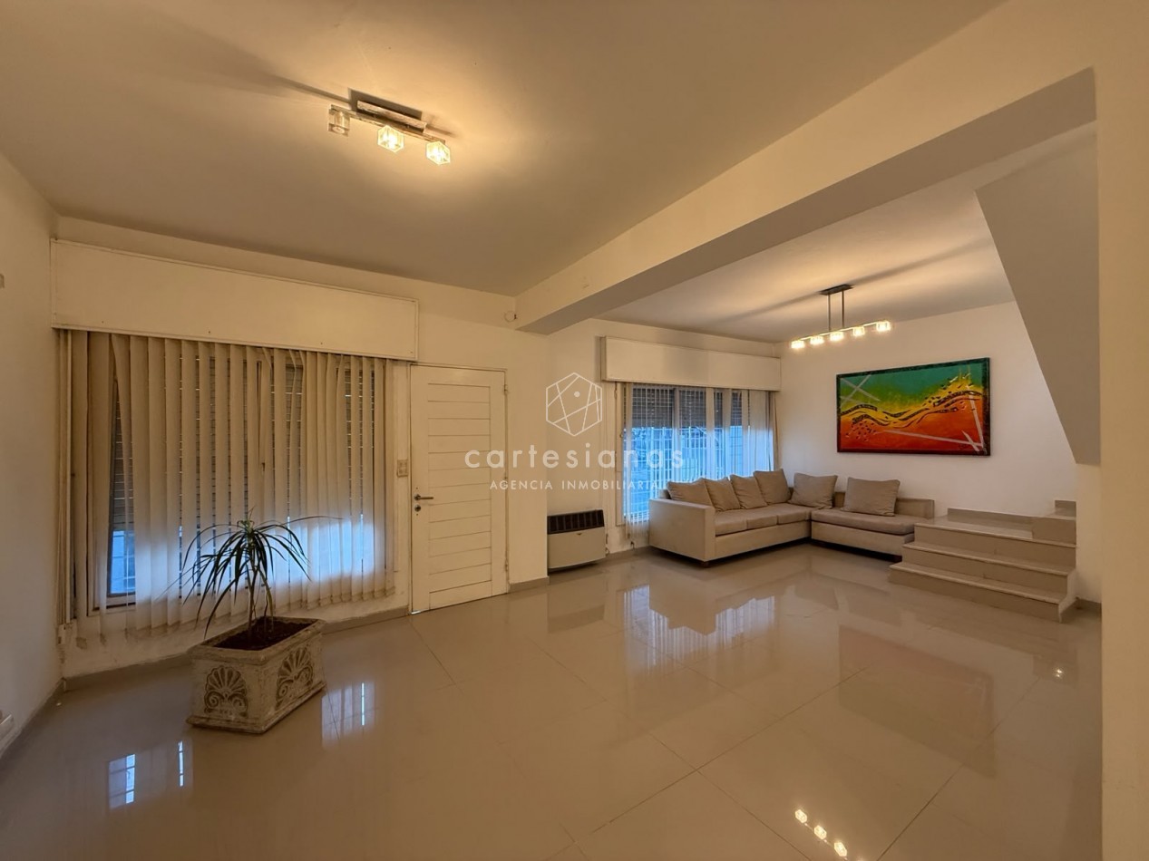 ALTOS DE VILLA CABRERA | CASA DE 4 DORM CON PATIO Y PILETA 