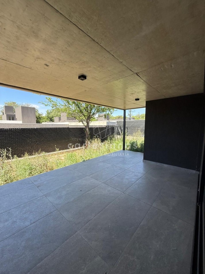VILLA WARCALDE CASA EN UNA SOLA PLANTA DE 3 DORM EN HOUSING DE CATEGORIA