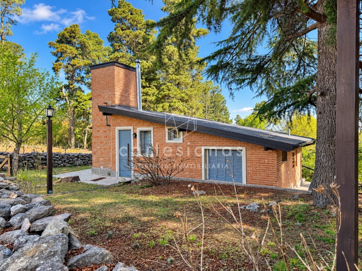 VILLA BERNA. EN VENTA PROPIEDAD DE 2,5 HECTAREAS CON 2 CABAÑAS.