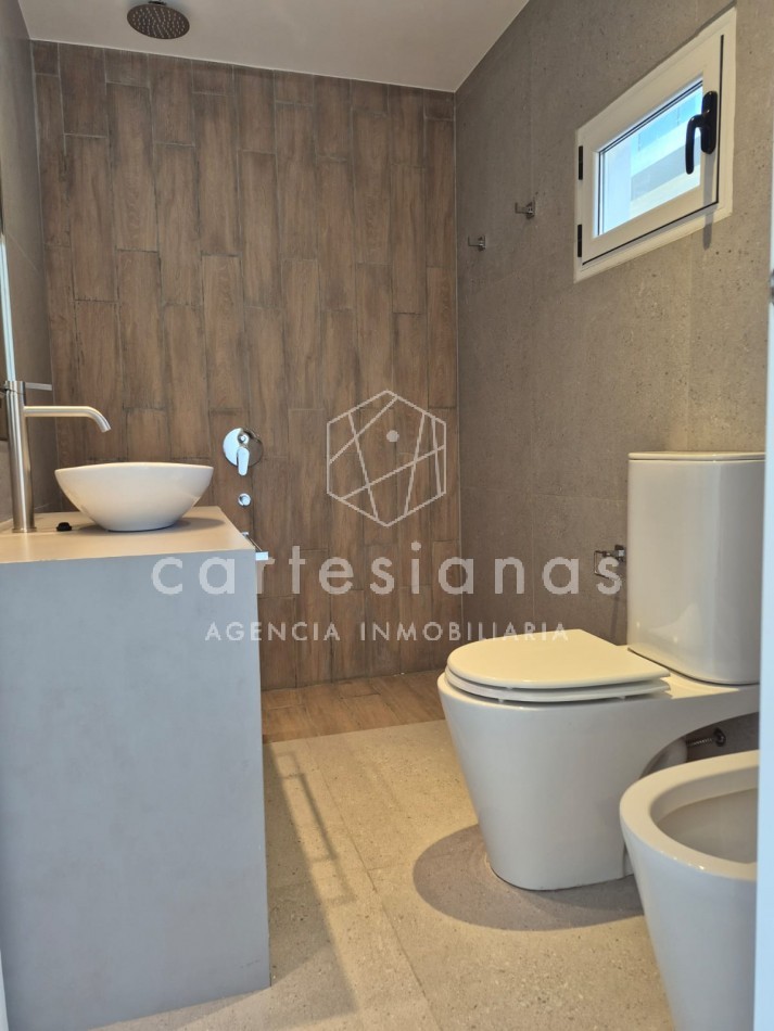 LA CUESTA VILLA RESIDENCIAL. EN VENTA CASA DE 3 DORMITORIOS. 