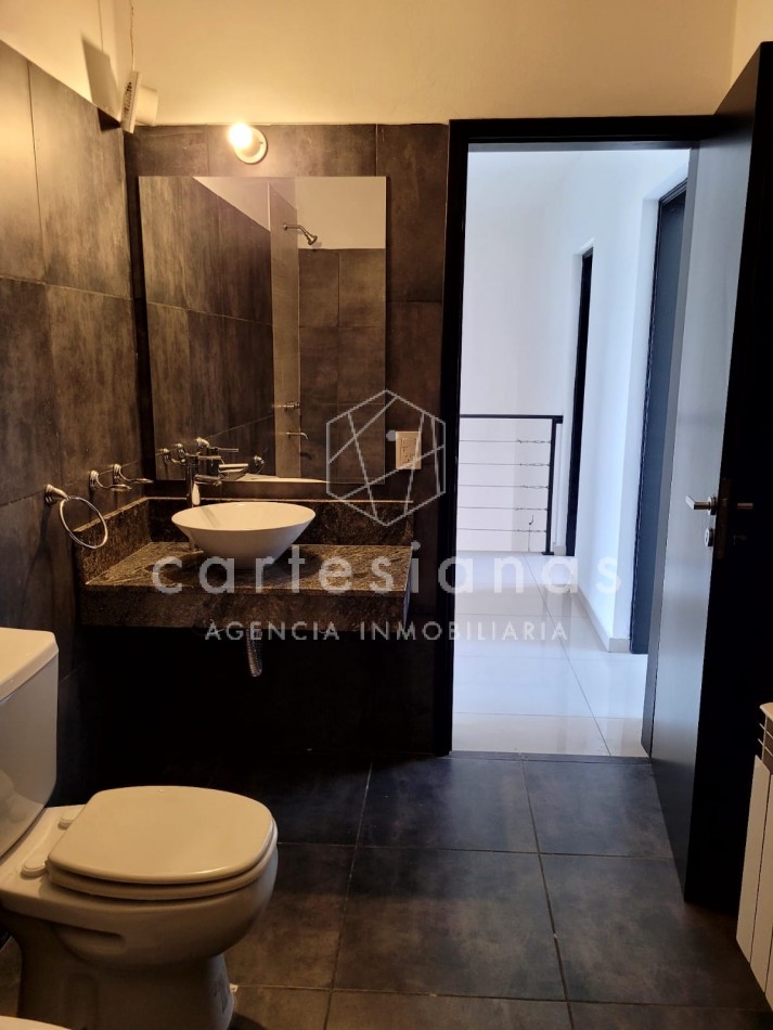 COUNTRY LA CUESTA DUPLEX DE 3 DORM CON HERMOSAS VISTAS!!