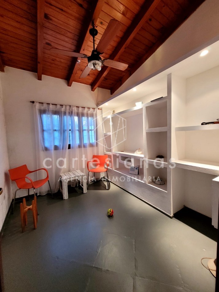 HERMOSA CASA 3 DORM CON/PILETA. VILLA RIVERA INDARTE