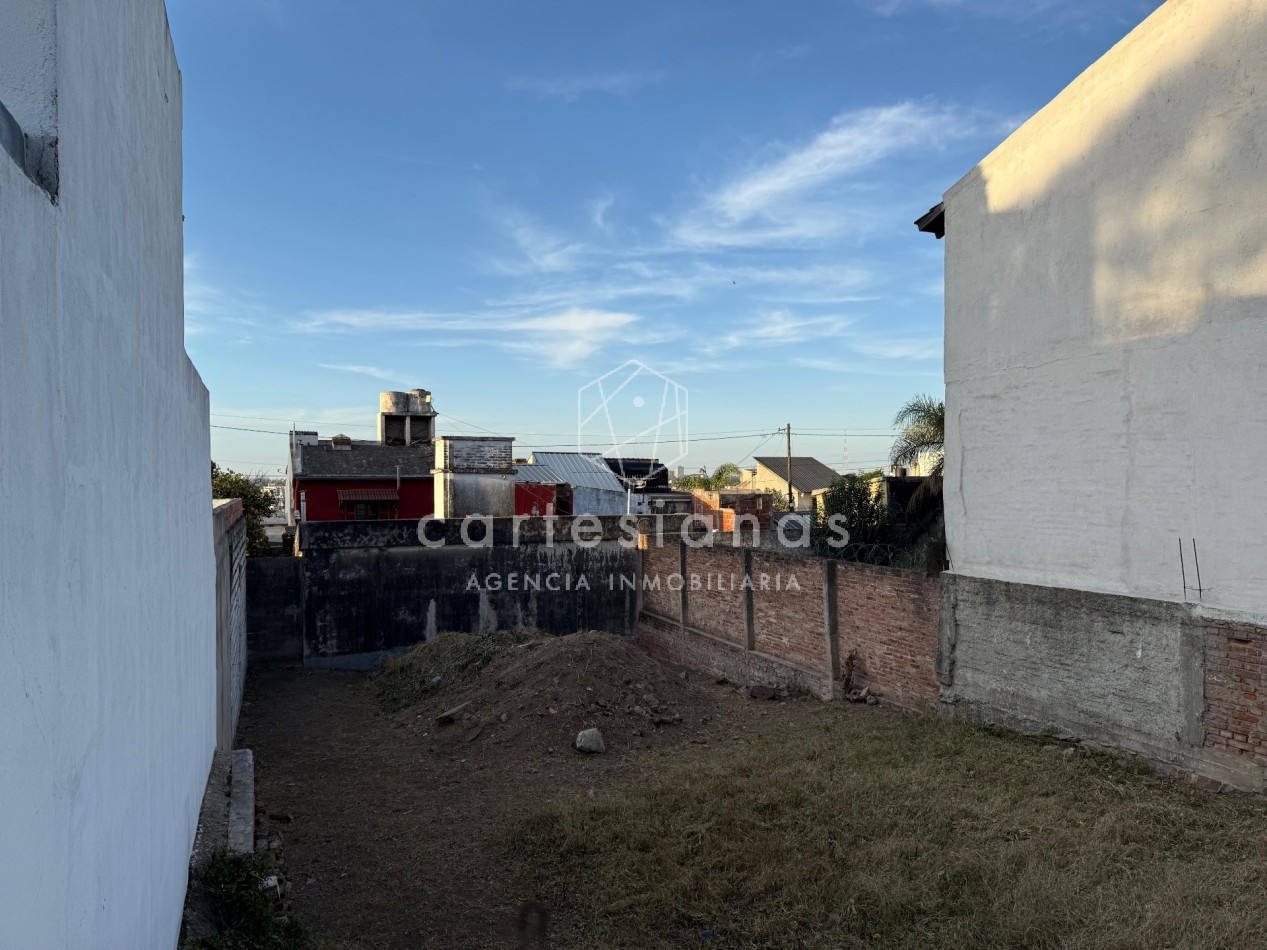 LOTE DE 225 M2. SOBRE DEAN FUNES A MTRS DE AV. COLON. APTO 3 PISOS. ZONA CIUDAD GAMA