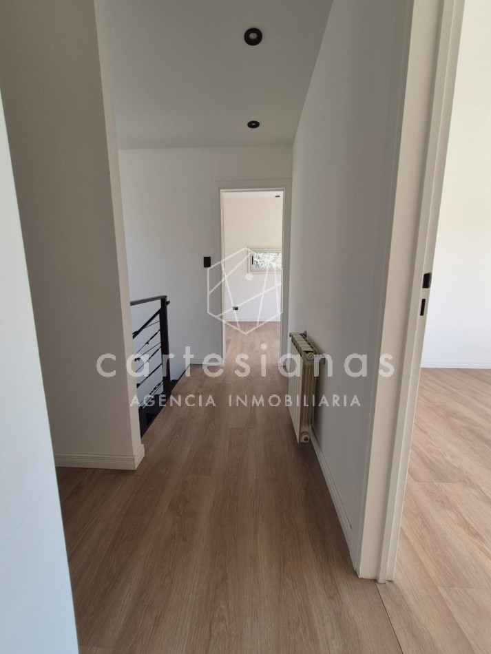 LA CUESTA VILLA RESIDENCIAL. EN VENTA CASA DE 3 DORMITORIOS. 