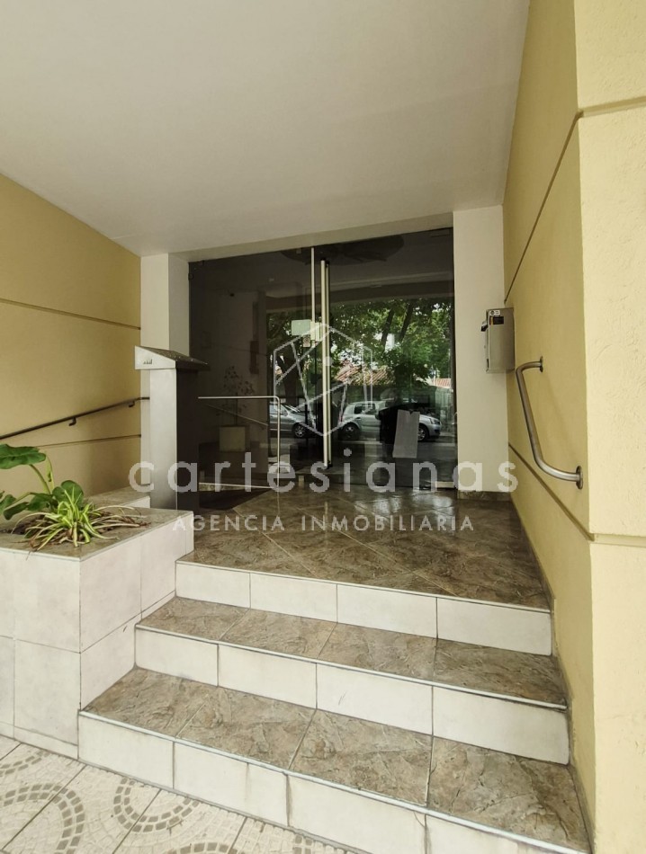 VILLA CARLOS PAZ. CENTRO. DEPTO 2 DORM/2 BAÑOS/COCH. AMENITIES. ESCRITURA/PLANOS.