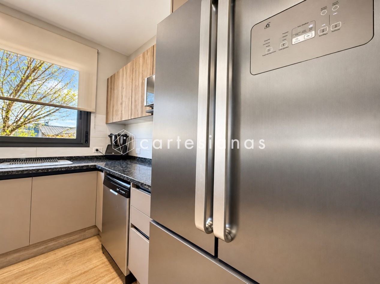 CASA EN PLANTA BAJA. RIBERAS DE MANANTIALES. 3 DORM + ESCR. PILETA CLIMATIZADA. PLANOS Y ESCRITURA