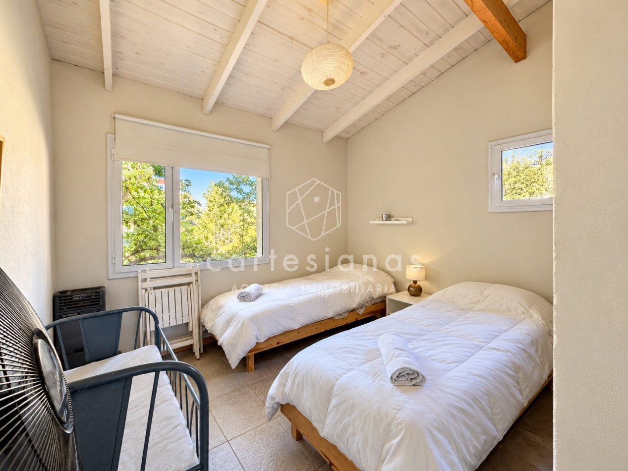 VILLA BERNA. EN VENTA PROPIEDAD DE 2,5 HECTAREAS CON 2 CABAÑAS.