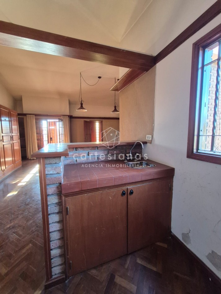 CASA DE 3 DORM+PLAYROOM+OFICINA C/INGRESO INDEP+QUINCHO + DEPENDENCIA - APTO OFICINA/CONSULTORIOS