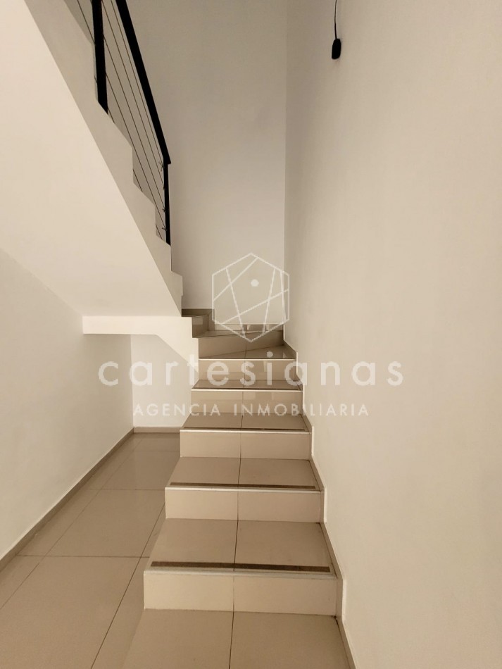 COUNTRY LA CUESTA DUPLEX DE 3 DORM CON HERMOSAS VISTAS!!