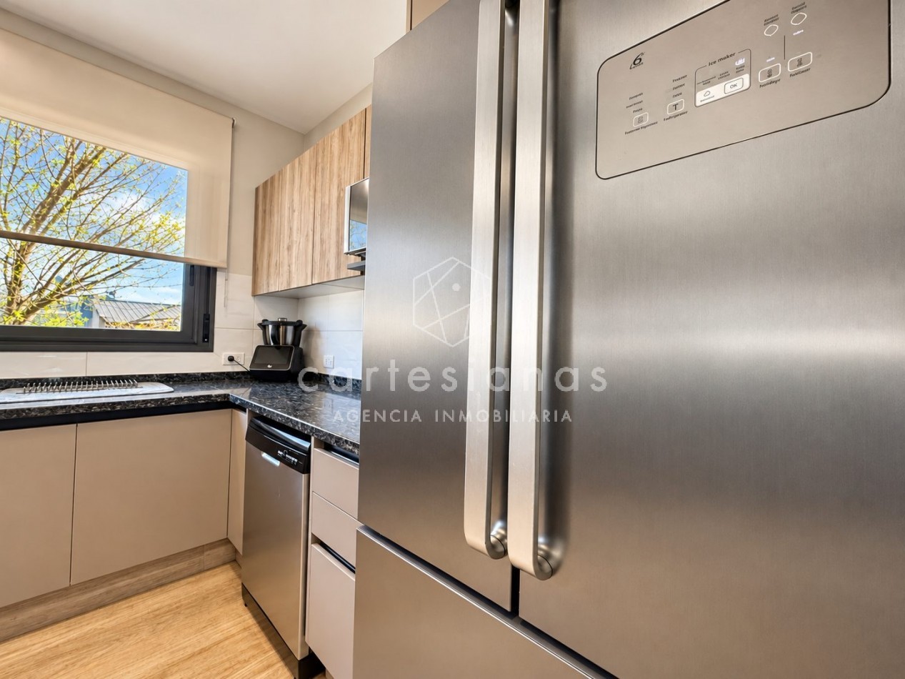 CASA EN PLANTA BAJA. RIBERAS DE MANANTIALES. 3 DORM + ESCR. PILETA CLIMATIZADA. PLANOS Y ESCRITURA