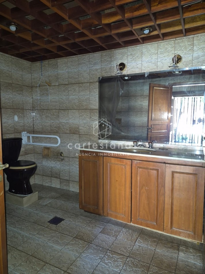 CASA DE 3 DORM+PLAYROOM+OFICINA C/INGRESO INDEP+QUINCHO + DEPENDENCIA - APTO OFICINA/CONSULTORIOS