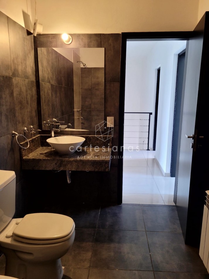 DUPLEX DE 3 DORM CON HERMOSAS VISTAS EN BARRIO PRIVADO LA CUESTA