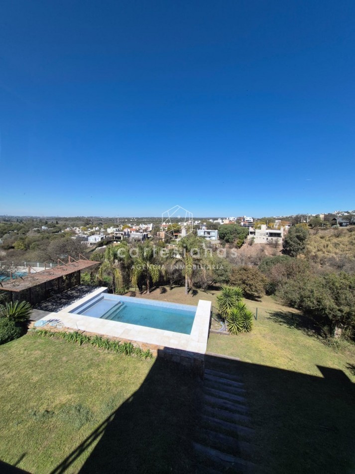 CINCO LOMAS. ALQUILER AMOBLADO ANUAL. CASA DE 3 DORM/ESCRIT/GYM/PILETA