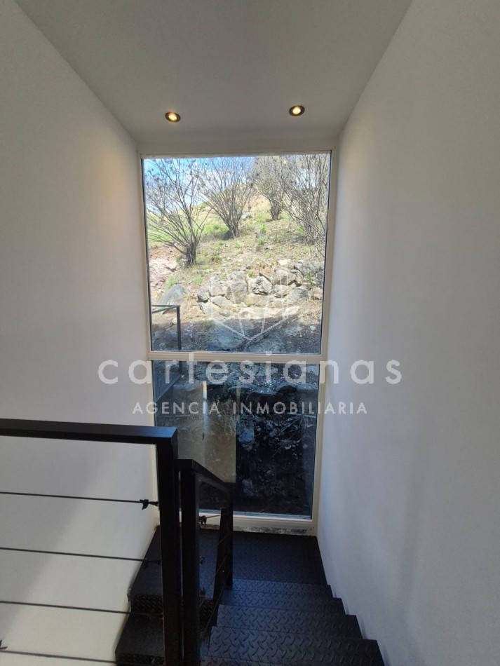 LA CUESTA VILLA RESIDENCIAL. EN VENTA CASA DE 3 DORMITORIOS. 
