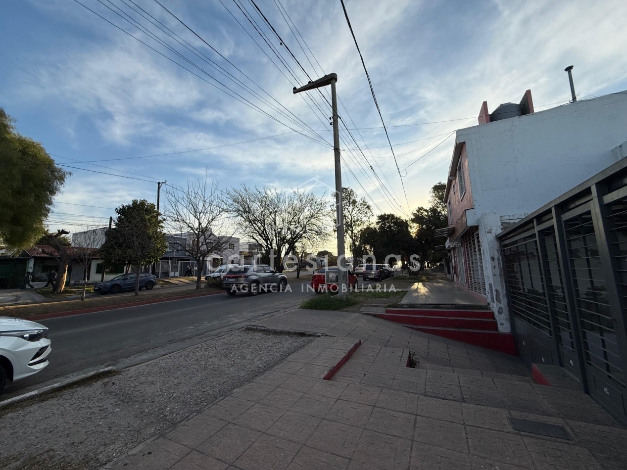LOTE DE 225 M2. SOBRE DEAN FUNES A MTRS DE AV. COLON. APTO 3 PISOS. ZONA CIUDAD GAMA