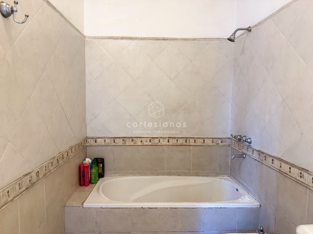ALTOS DE VILLA CABRERA | CASA DE 4 DORM CON PATIO Y PILETA 