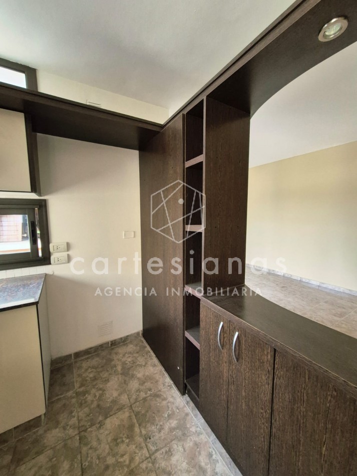 VILLA CARLOS PAZ. CENTRO. DEPTO 2 DORM/2 BAÑOS/COCH. AMENITIES. ESCRITURA/PLANOS.