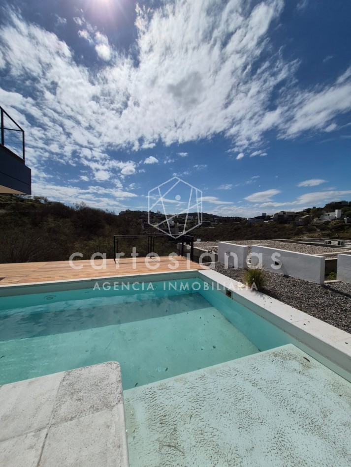 LA CUESTA VILLA RESIDENCIAL. EN VENTA CASA DE 3 DORMITORIOS. 