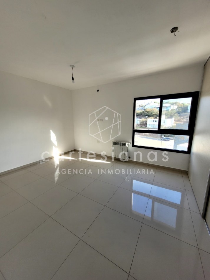 COUNTRY LA CUESTA DUPLEX DE 3 DORM CON HERMOSAS VISTAS!!