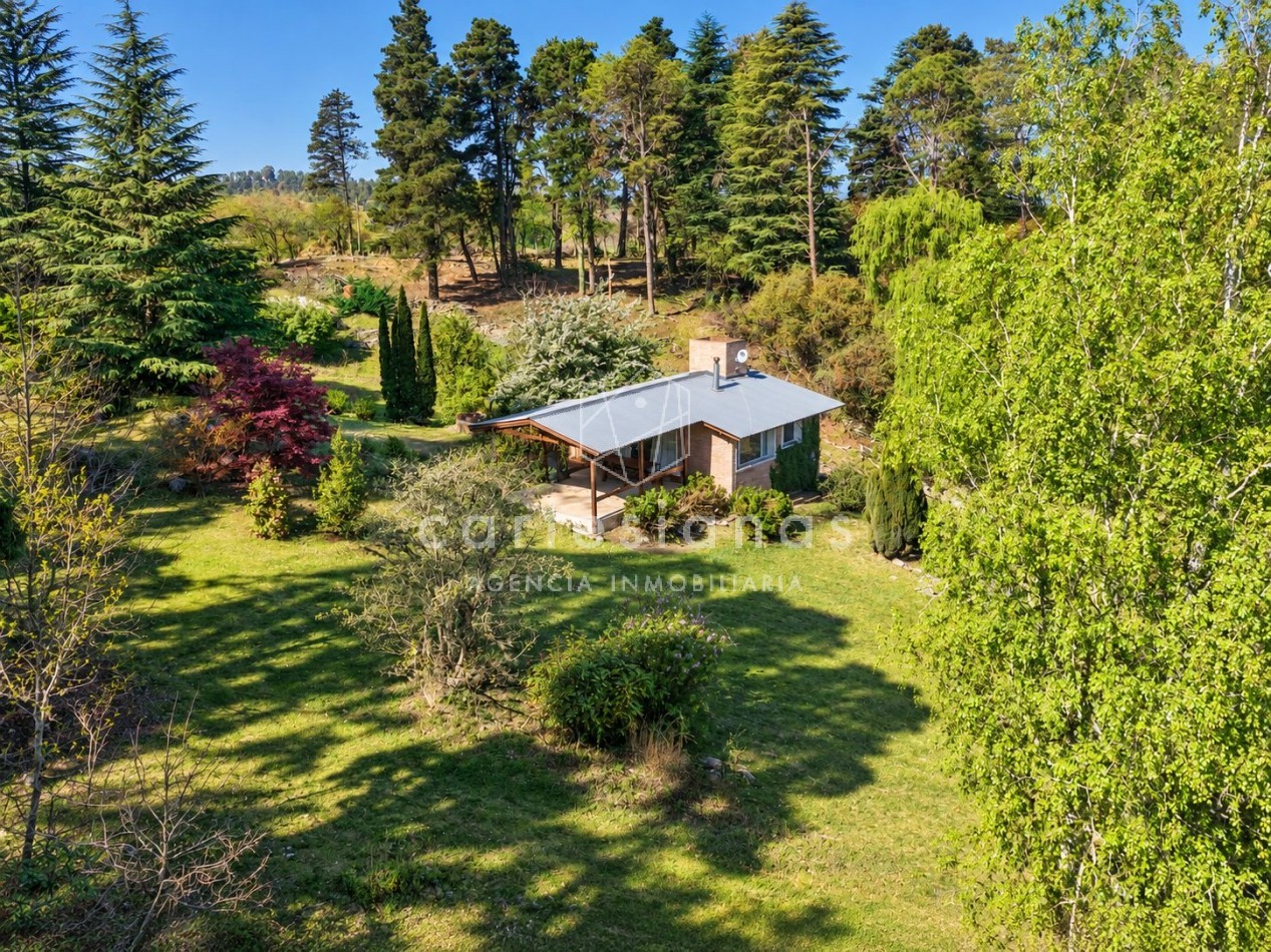 VILLA BERNA. EN VENTA PROPIEDAD DE 2,5 HECTAREAS CON 2 CABAÑAS.