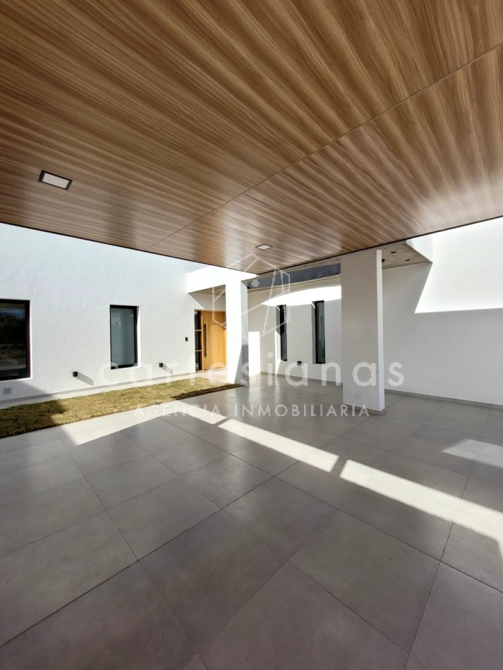 BARRIO PRIVADO LAS CAÑITAS CASA DE DISEÑO 3 DORM