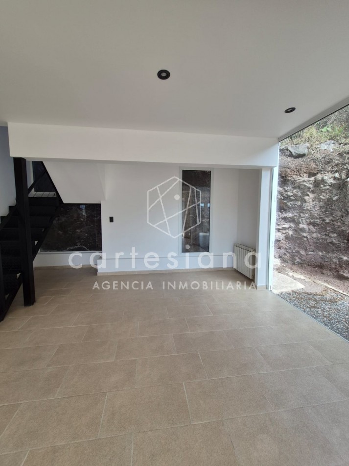 LA CUESTA VILLA RESIDENCIAL. EN VENTA CASA DE 3 DORMITORIOS. 