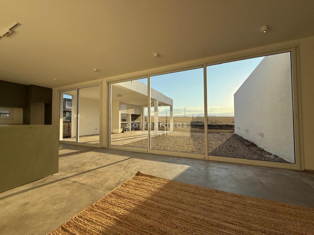 COUNTRY PUERTO DEL AGUILA CASA DE 3 DORM + PILETA 