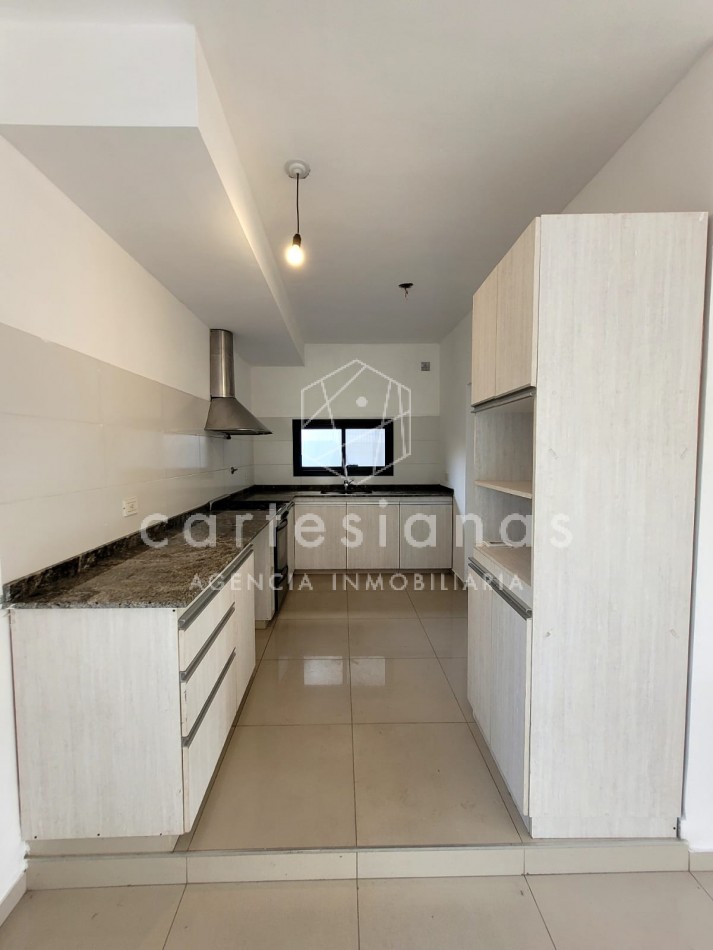 COUNTRY LA CUESTA DUPLEX DE 3 DORM CON HERMOSAS VISTAS!!