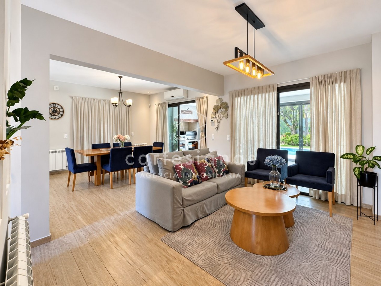 CASA EN PLANTA BAJA. RIBERAS DE MANANTIALES. 3 DORM + ESCR. PILETA CLIMATIZADA. PLANOS Y ESCRITURA