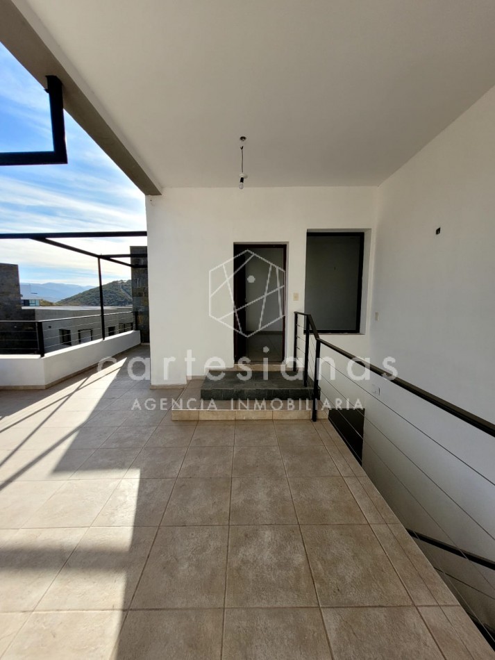 COUNTRY LA CUESTA DUPLEX DE 3 DORM CON HERMOSAS VISTAS!!