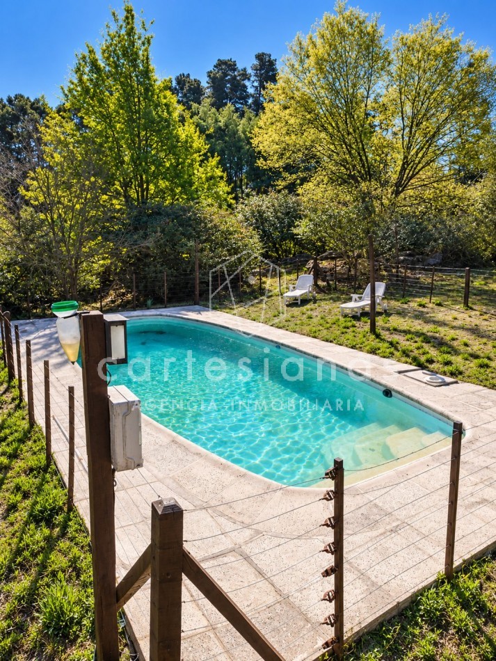 VILLA BERNA. EN VENTA PROPIEDAD DE 2,5 HECTAREAS CON 2 CABAÑAS.