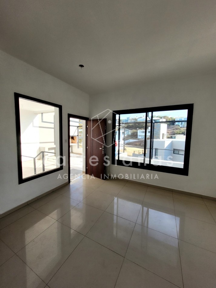 COUNTRY LA CUESTA DUPLEX DE 3 DORM CON HERMOSAS VISTAS!!