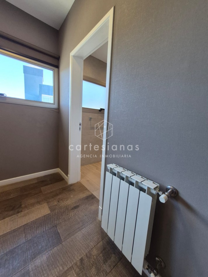 CINCO LOMAS. ALQUILER AMOBLADO ANUAL. CASA DE 3 DORM/ESCRIT/GYM/PILETA
