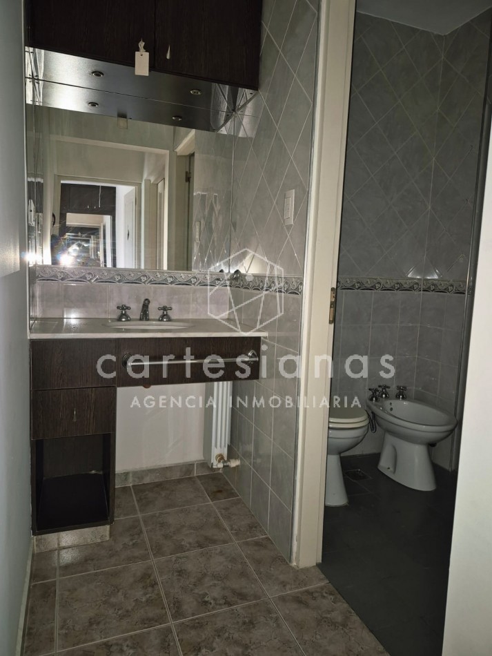 VILLA CARLOS PAZ. CENTRO. DEPTO 2 DORM/2 BAÑOS/COCH. AMENITIES. ESCRITURA/PLANOS.